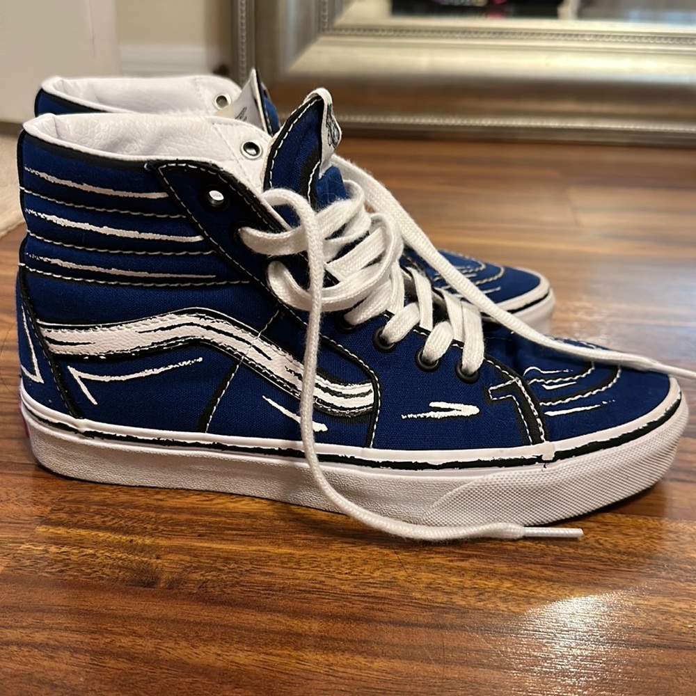 LIMITED ADDITION high top Vans